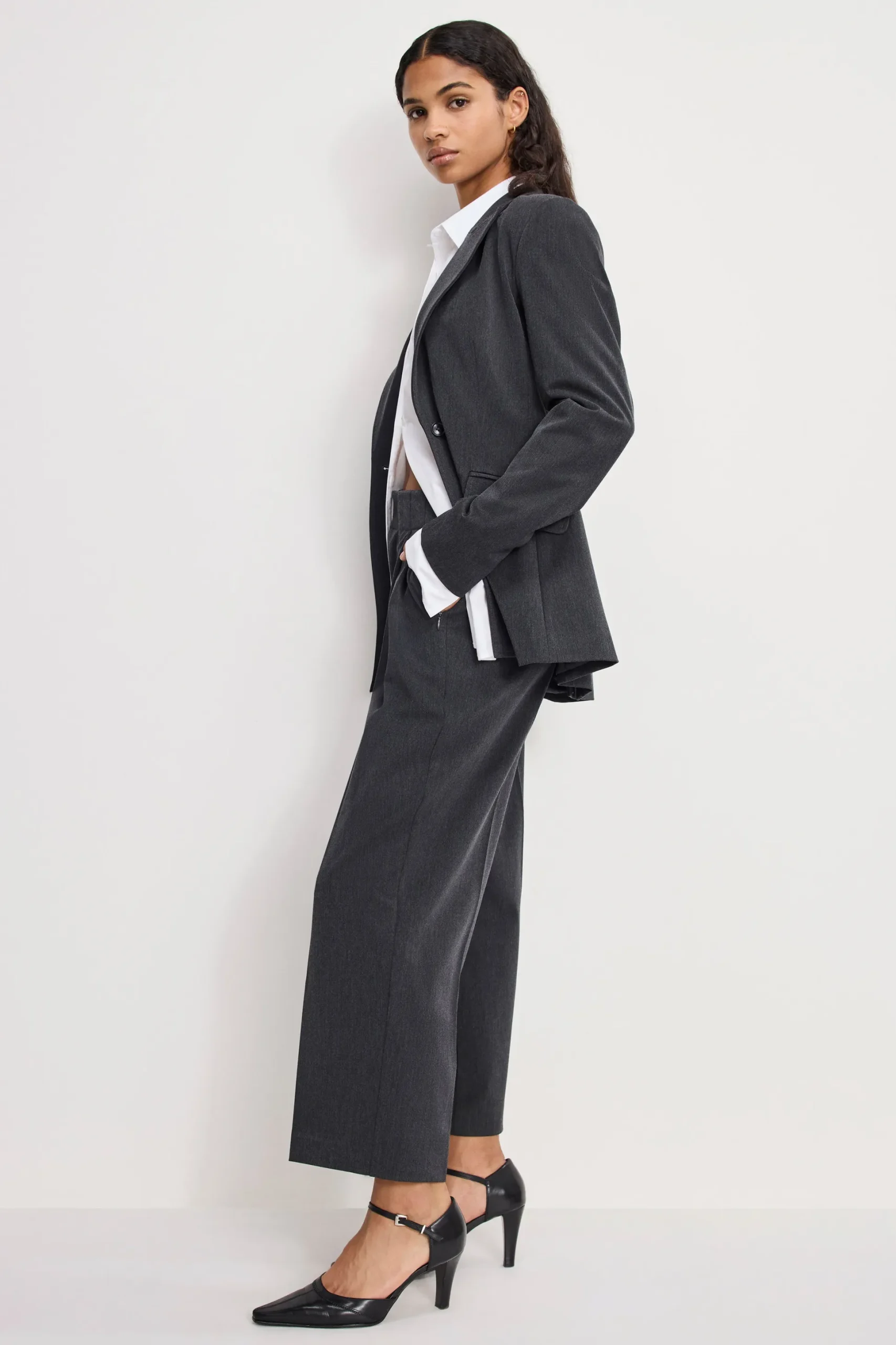 essential suiting pleated cropped trousers