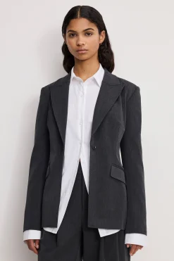 essential suiting sculpted blazer