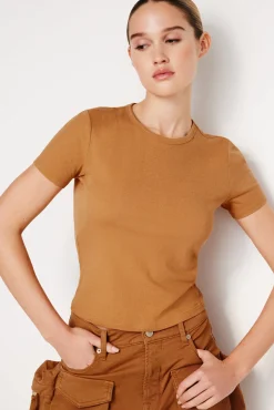 lightweight slim cotton tee