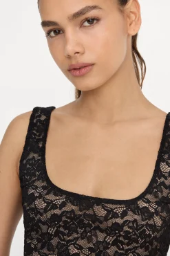 stretch lace scoop tank